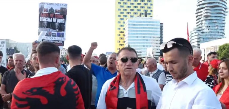 Dita e 15 e protestës qyteare në Tiranë, nis marshimi drejt Kryeministrisë