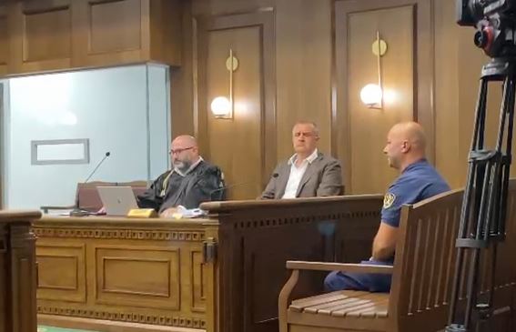 Gjyqi i “Sterilizimit”, Beqaj jashtë kafazit! Shtyhet seanca për kërkesat paraprake