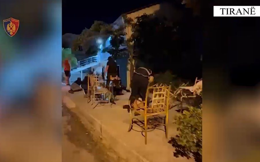 Goditet grupi kriminal që shpërndante drogë pranë shkollave, 14 të arrestuar (VIDEO)