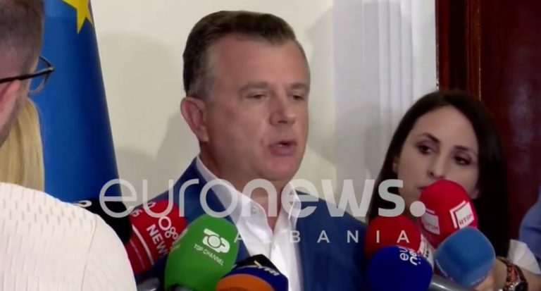 Largimi i Koçekut nga grupi parlamentar, Balla: Të dorëzojë mandatin, ja ka dhënë PS