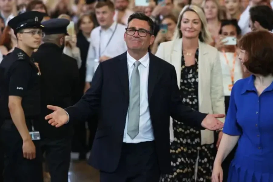 Andy Burnham pranë Downing Street, por a është gati për të marrë frenat e Britanisë?