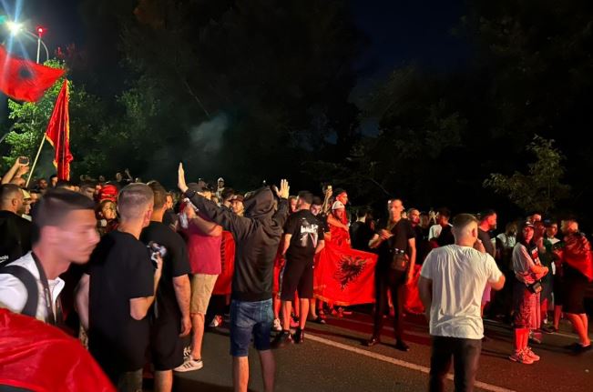 Bllokimi i rrugës së Rinasit ditën e djeshme në marshimin e protestës, policia merr në hetim 19 persona