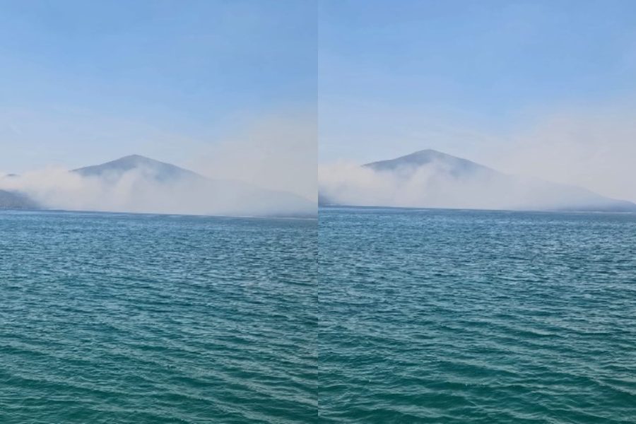 Vatër zjarri në Karaburun, tymi mbulon një pjesë të zonës (VIDEO)