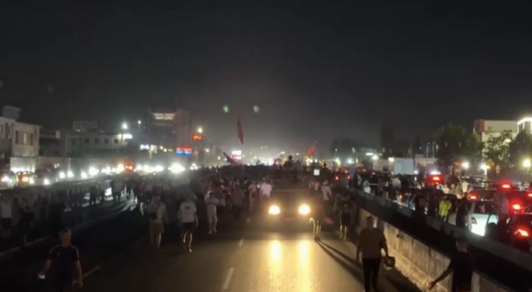 Dita e 15-të e protestës, marshim në autostradën Tiranë-Durrës