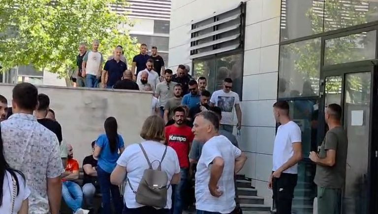 Serbët e arrestuar gjatë Vidovdanit dalin sot para gjykatës në Prishtinë për masat e sigurisë