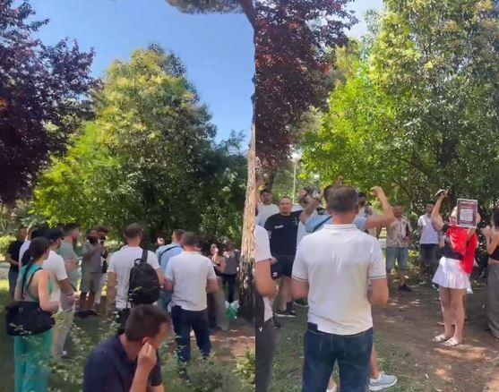 Mbledhja e grupit të PS, një grup protestuesish mblidhen te Kryesia e Kuvendit