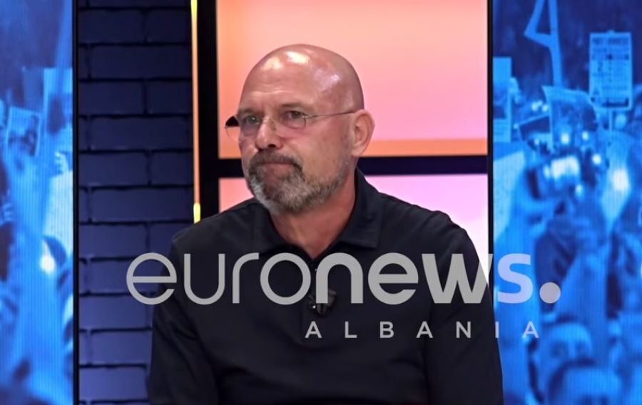 “5 kërkesat nuk mjaftojnë për Shqipërinë e Re”, Manjani: Nuk është zgjidhje, jep dorëheqjen ti të vij unë