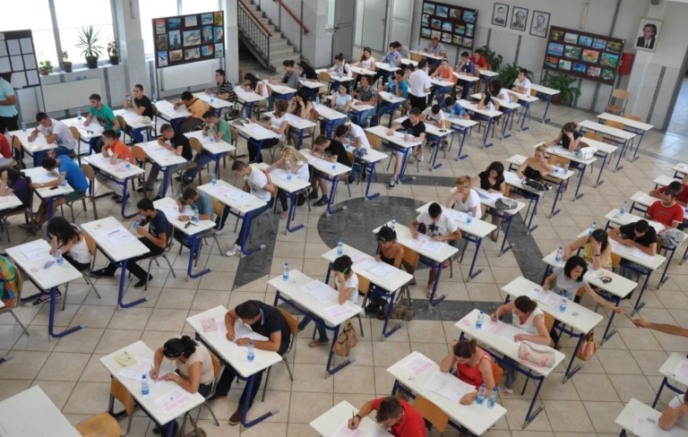 Shkelën rregulloren, 29 nxënës humbin provimet e Maturës Shtetërore