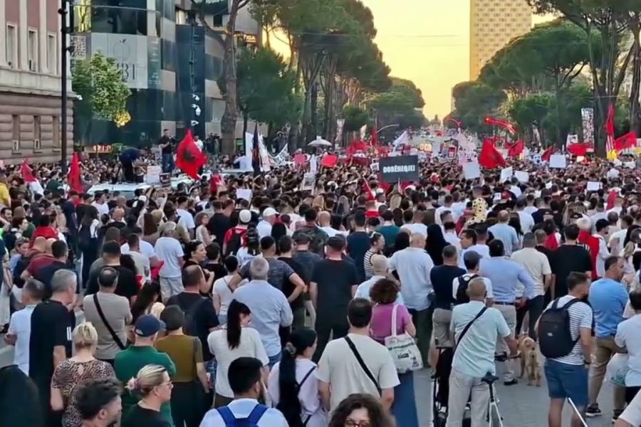 Sot dita e 20-të e protestës, aktivistët dhe qytetarët pritet të mblidhen sërish para Kryeministrisë