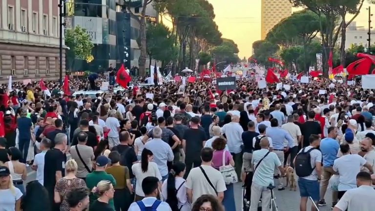 Dita e 13-të e protestës, aktivistët dhe qytetarët pritet të mblidhen para Kryeministrisë
