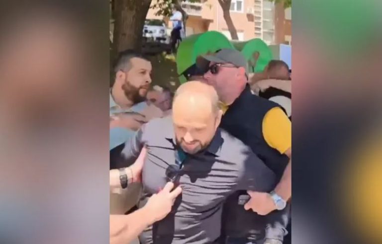 Dëmtoi  instalacionin “I Love Mitrovica”, policia e Kosovës ndalon kryetarin e Mitrovicës së Veriut