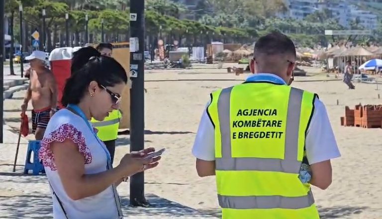 Kontrolle në vijën bregdetare të Vlorës, autoritetet lirojnë plazhet publike për pushuesit