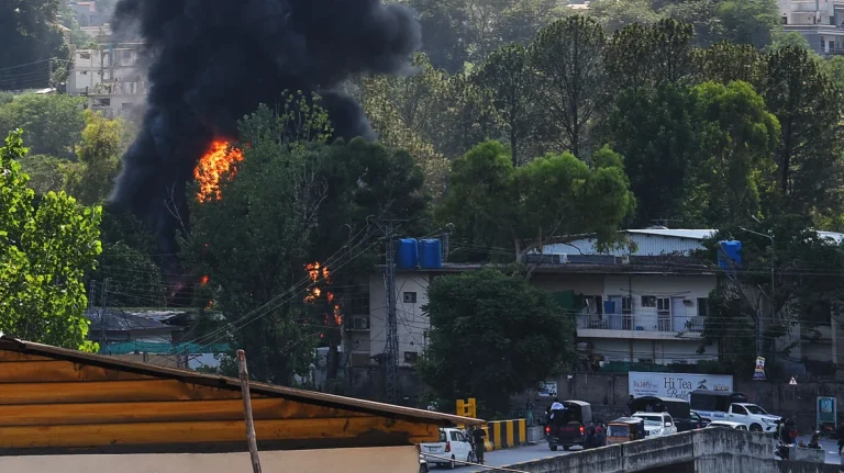 Rrëzohet një helikopter ushtarak në Pakistan, asnjë i mbijetuar