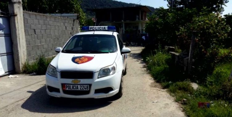 Vritet një polic gjatë një operacioni në Maliq, plagoset një tjetër