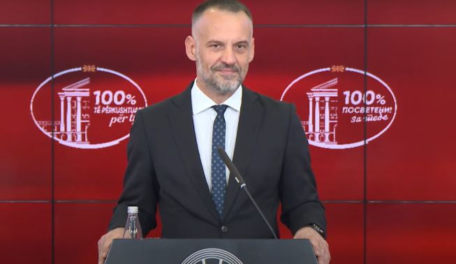 Zv.kryeministri shqiptar në RMV jep dorëheqjen, zbulohen përplasjet brenda qeverisë