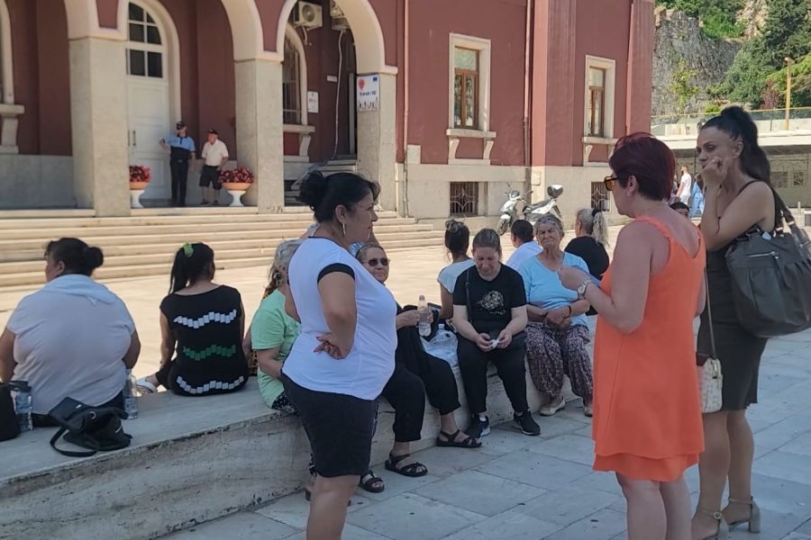 90 familje të komunitetit rom 9 muaj pa bonus strehim, ngrihen në protestë