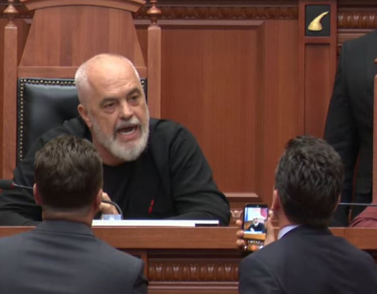Shehaj dhe Kapri i shkojnë Ramës në ulësen tij në Kuvend, debat mes mes tyre