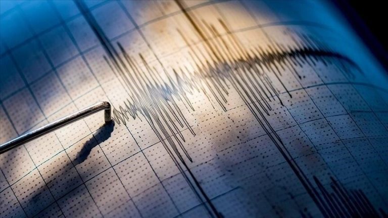 Tërmeti 6.7 ballë godet ishullin në Indonezi