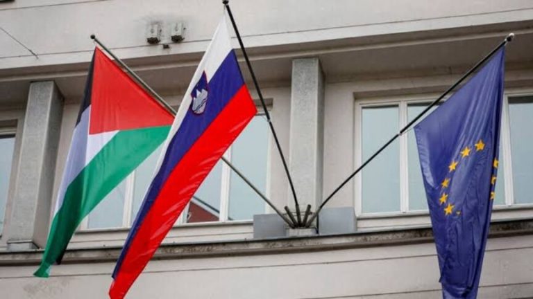 Presidentja sllovene ngre flamurin palestinez në Pallatin Presidencial