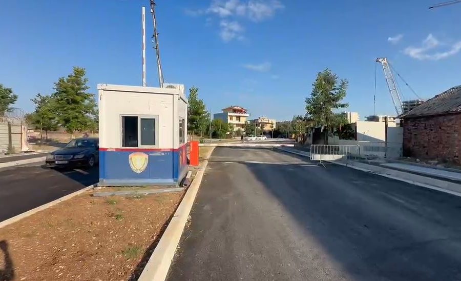 Hyrje e re për në Portin e Vlorës, automjetet do të dalin direkt në Transballkanike