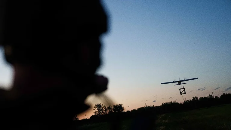 Sulmet me dronë ukrainasë goditën rafineritë jugore ruse dhe portin e Azovit