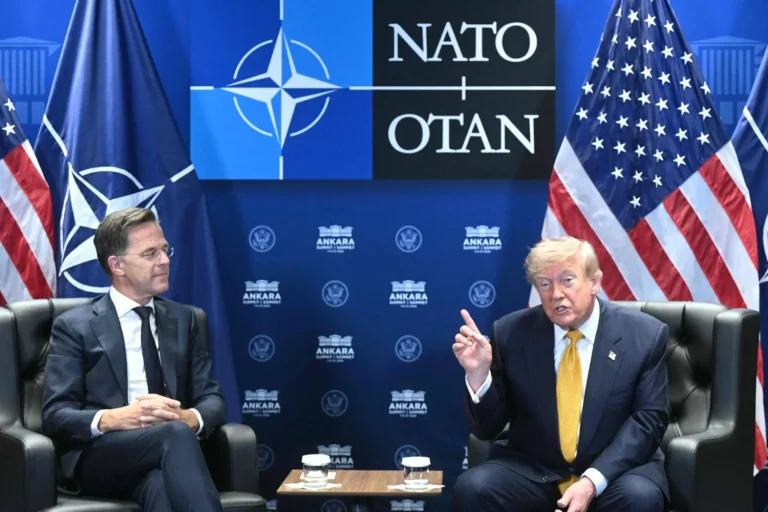 Trump ndryshon mendim, u thotë udhëheqësve të NATO-s se dëshiron ta mbajë SHBA-në në aleancë