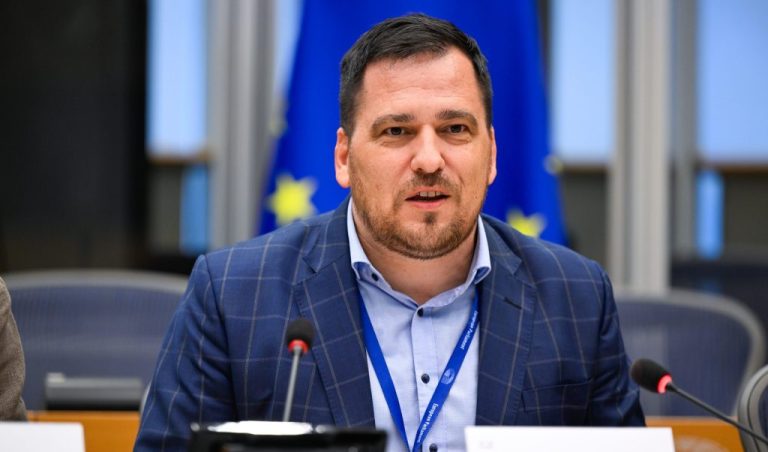 Deklarata e ministres serbe, reagon eurodeputeti çek. Kërkon përjashtimin e Serbisë nga negociatat me BE-në