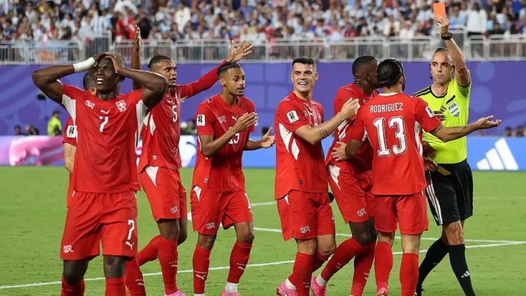 Bordi Ndërkombëtar i Shoqatës së Futbollit ndryshon protokollin VAR, mund ndërhyjë për të ndryshuar një karton
