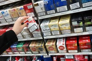Gjermania rrit ndjeshëm taksën mbi duhanin, një paketë pritet të shkojë 12 euro