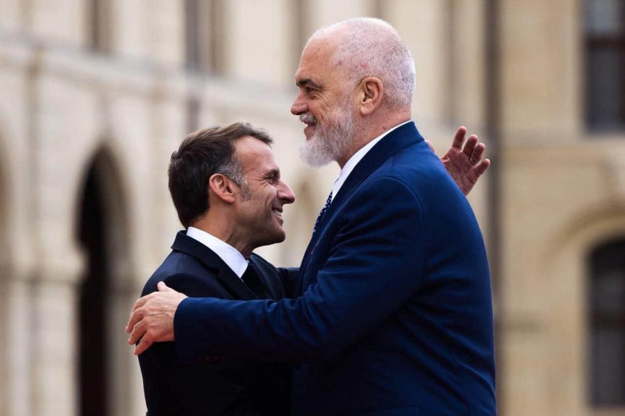 Samiti i Koalicionit të Vullnetmirëve, Rama pritet nga Macron në Paris. Kryeministri poston pamjet nga takimi