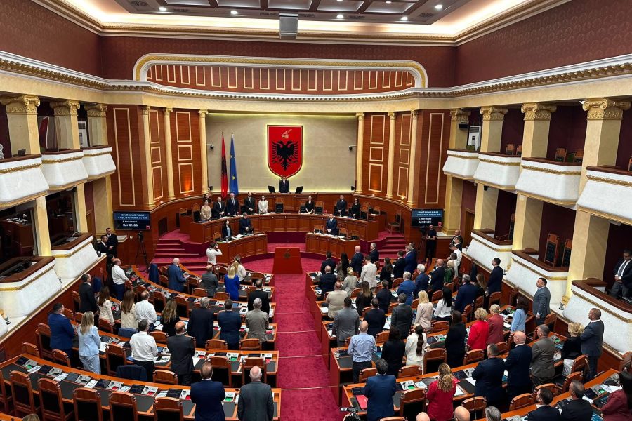Kuvendi në dy seanca, pritet votimi me procedurë të përshpejtuar i marrëveshjes ushtarake me Shtetet e Bashkuara