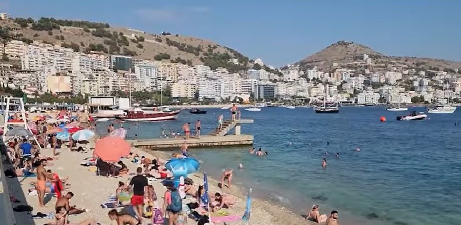 Sondazhi zbulon nga vijnë turistët e huaj në Shqipëri, cili shtet kryeson listën