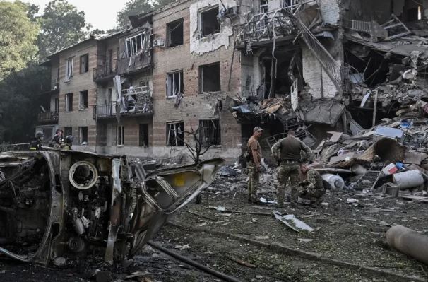 Dy të vrarë nga sulmi me raketa ruse në Kiev pas marrëveshjes për dronë midis Ukrainës dhe BE-së