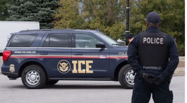 ICE arreston 238 emigrantë në një operacion njëditor në Teksas