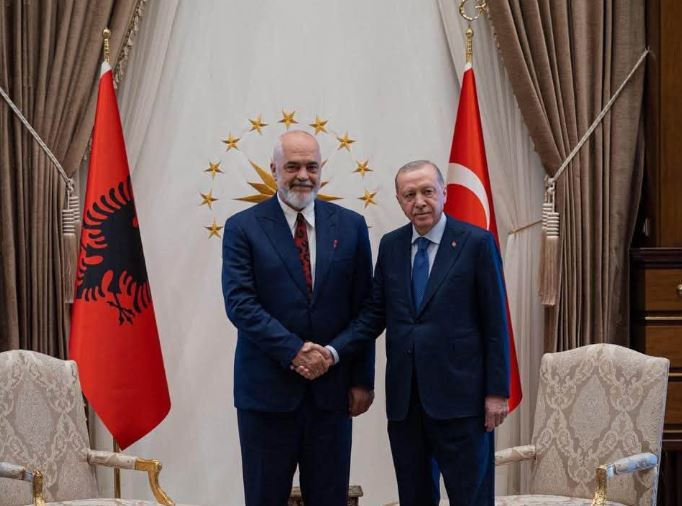 Samiti i NATO-s, Rama takim me Erdogan në Ankara: Mik i çmuar