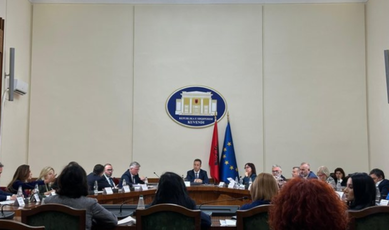 Vetëm me votat e PS-së, Konferenca e Kryetarëve i çon Parlamentit shtyrjen e reformës zgjedhore