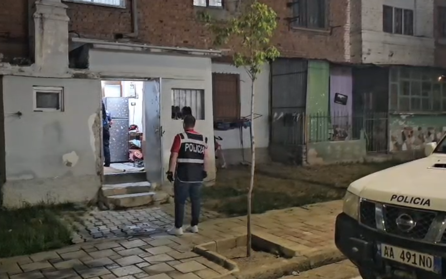 37-vjeçari dhunon djalin e bashkëjetueses në Korçë, i riu me plagë në kokë. Policia jep detajet (VIDEO)
