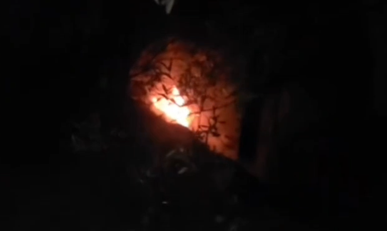 Zjarr në Kaninë, ndërhyjnë zjarrfikësit dhe e vendosin nën kontroll (VIDEO)
