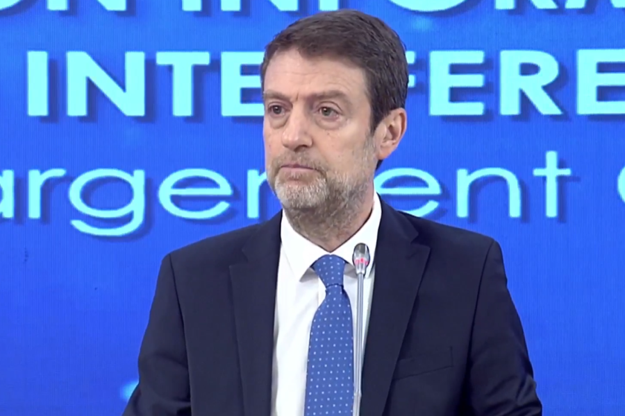Hoxha: Manipulimi i informacionit, instrument presioni hibrid që dëmton demokracinë