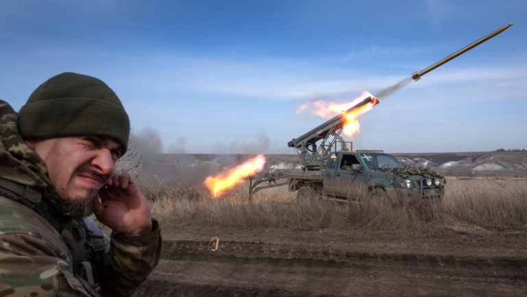 Burrat ukrainas në moshë ushtarake mund të humbasin mbrojtjen në BE, pritet vendimi