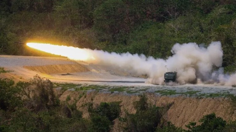 Kuvajti aktivizon mbrojtjen ajrore, ushtria: Po sulmojmë objektivat armiqësore