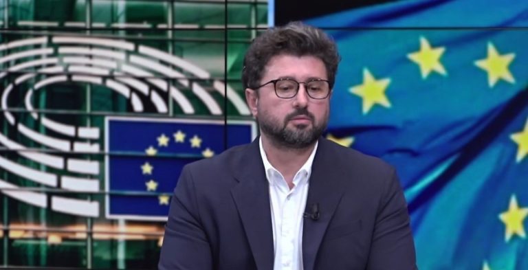 Si jepen komentet negative ndaj bizneseve? Eksperti: Ja si paguhen “bot”-et elektronike