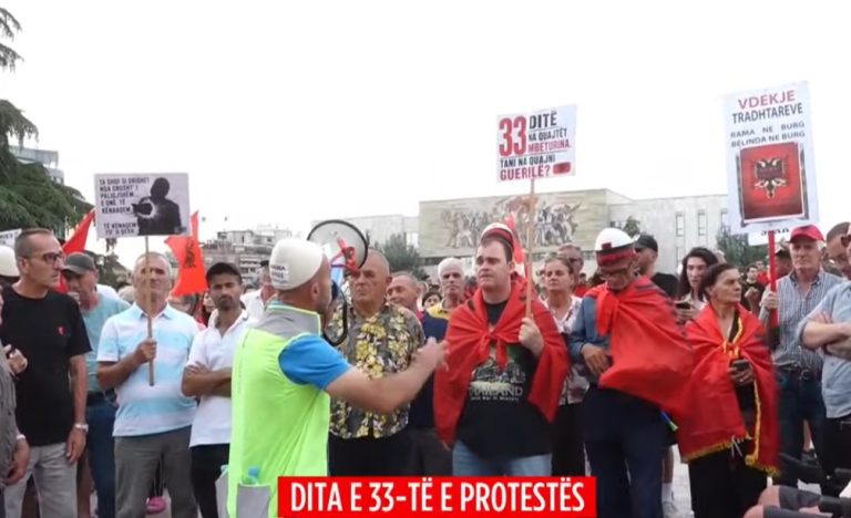 Dita e 33-të e protestës, nis grumbullimi i qytetarëve në Sheshin “Skënderbej”