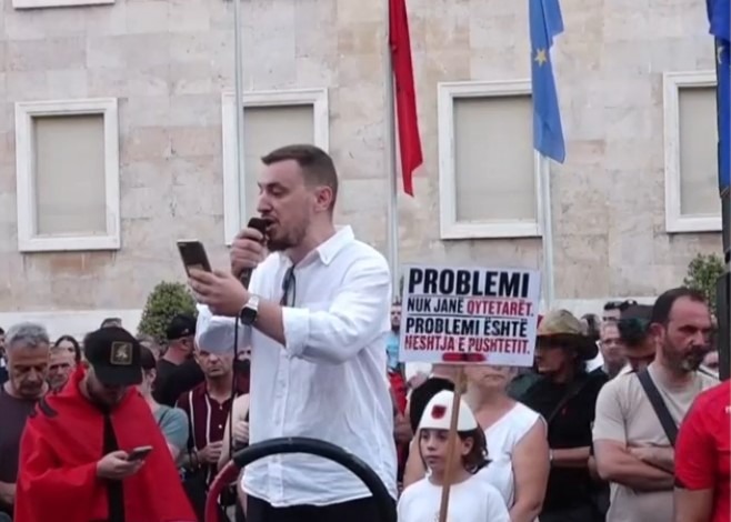 Grupi koordinues i protestës: Nuk dorëzohemi, do të vazhdojmë protestën paqësore derisa shqiptarët të fitojnë