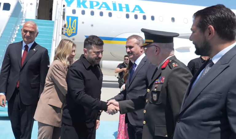 Zelenskyy mbërrin në Turqi: Punë e rëndësishme na pret në Ankara