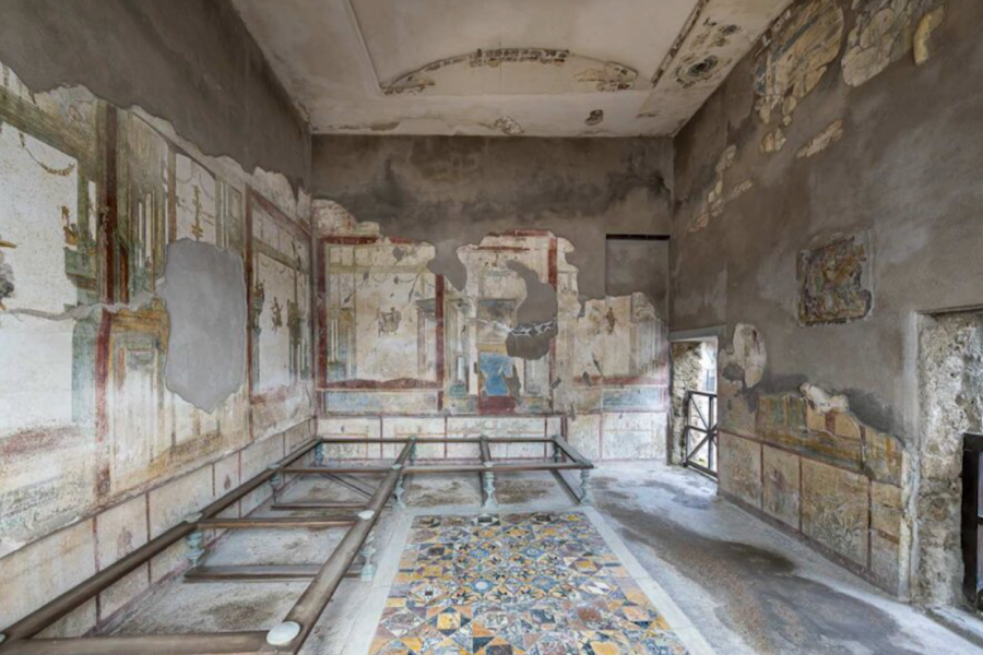 Pompei rindërton tavanin antik me afreske të mitologjisë greke