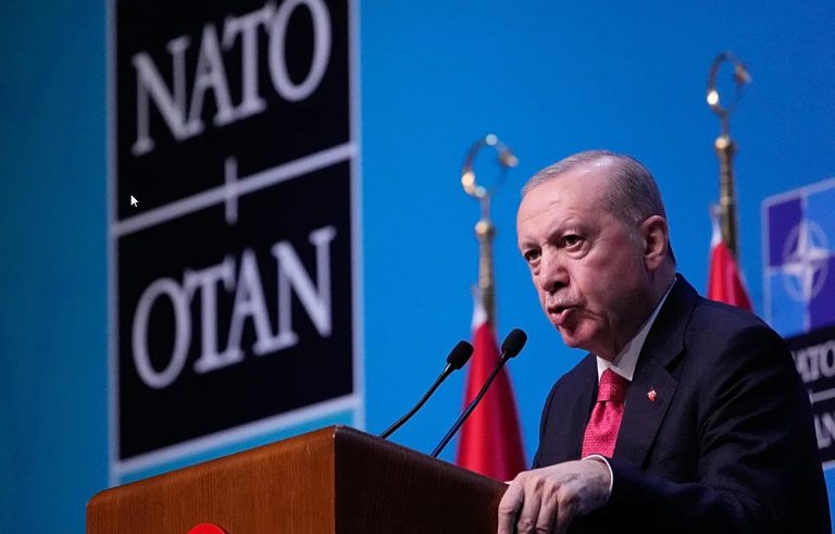 Si reaguan udhëheqësit e NATO-s ndaj dhuratës së Erdogan