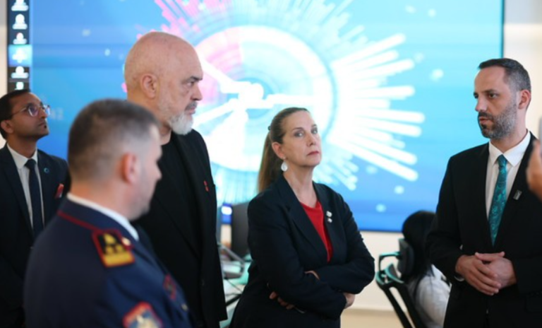 Rama dhe Lamallari në Qendrën e Komandës dhe Kontrollit të “Smart City”: Detekton rreziqet në kohë reale