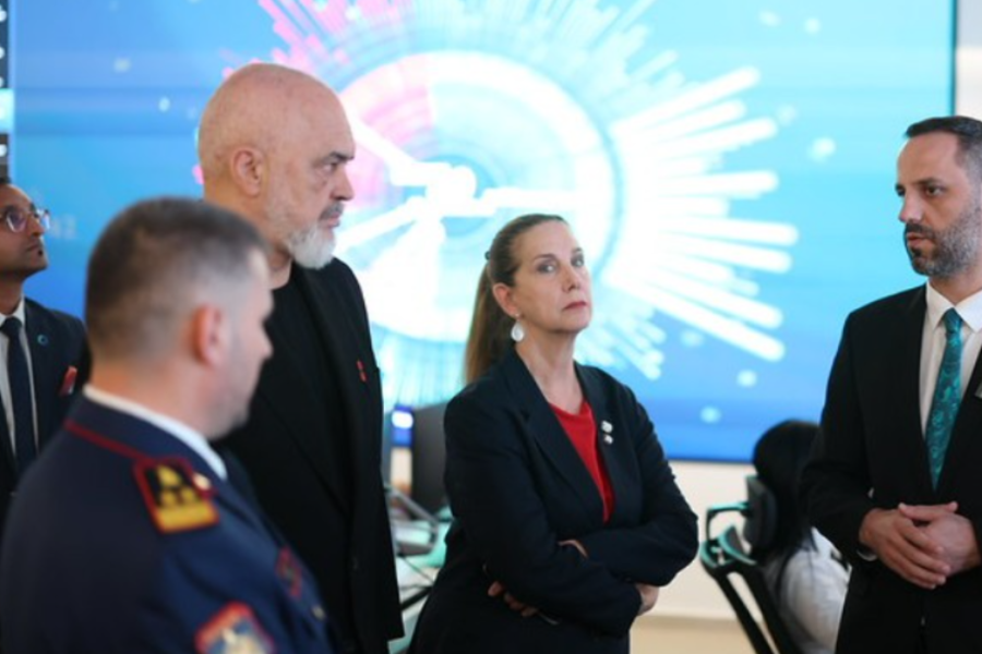 Rama dhe Lamallari në Qendrën e Komandës dhe Kontrollit të “Smart City”: Detekton rreziqet në kohë reale