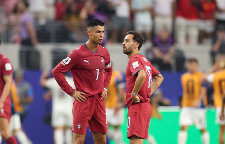 Ndeshja me Spanjën, ekipi portugez udhëtoi në Dallas me një aeroplan që përdoret çdo ditë për deportimet e ICE